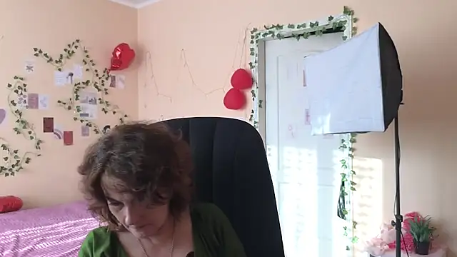 Snapshot of Miss_Amberr chatting on 03-18-26, 04:59 Miss Amberr online show from 03-18-26, 04:59