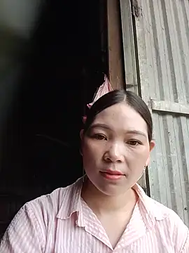 Snapshot of Salyk5 chatting on 05-24-26, 03:22 Salyk5 online show from 05-24-26, 03:22