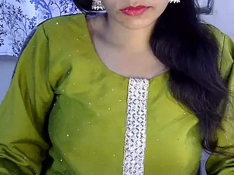 Snapshot of Neha_Sharma2 chatting on 07-11-26, 01:03 Neha Sharma2 online show from 07-11-26, 01:03