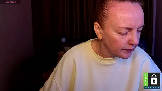 Snapshot of Bella_soulmate chatting on 04-17-26, 11:24 Bella soulmate online show from 04-17-26, 11:24
