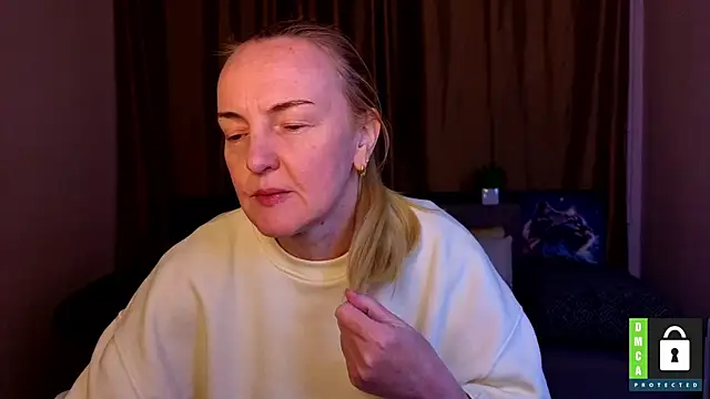 Snapshot of Bella_soulmate chatting on 04-24-26, 11:23 Bella soulmate online show from 04-24-26, 11:23