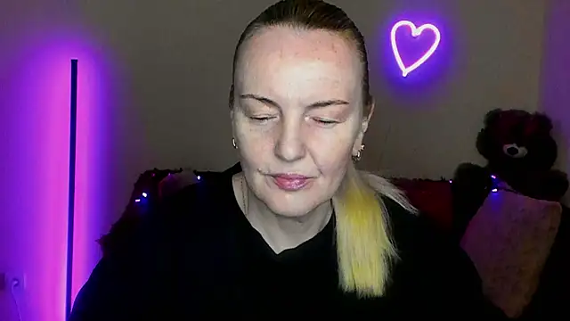 Snapshot of Bella_soulmate chatting on 05-08-26, 05:46 Bella soulmate online show from 05-08-26, 05:46