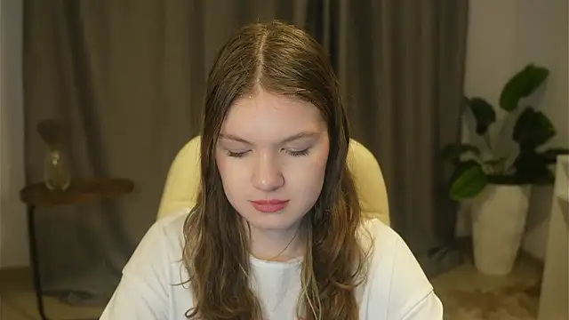 Snapshot of BrennaReul chatting on 03-02-26, 01:40 BrennaReul online show from 03-02-26, 01:40