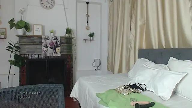 Snapshot of Emma_hassani chatting on 05-08-26, 07:19 Emma hassani online show from 05-08-26, 07:19