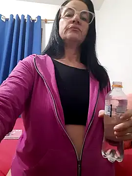 Snapshot of Camilegaucha chatting on 06-25-26, 11:20 Camilegaucha online show from 06-25-26, 11:20