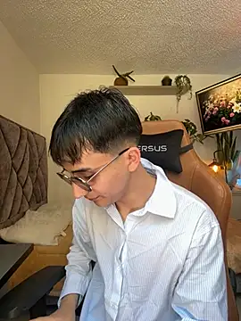 Snapshot of Sr_evann chatting on 02-25-26, 02:37 Sr evann online show from 02-25-26, 02:37