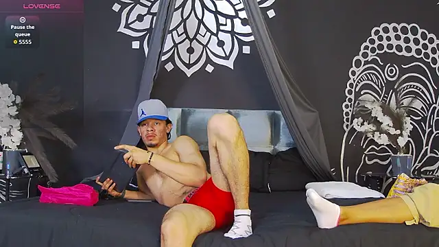 Snapshot of Luna_Dante_fox chatting on 03-08-26, 02:54 Luna Dante fox online show from 03-08-26, 02:54