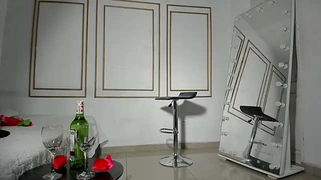 Snapshot of emily_gaviria1 chatting on 03-08-26, 12:09 emily gaviria1 online show from 03-08-26, 12:09