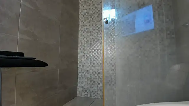 Snapshot of emily_gaviria1 chatting on 03-10-26, 12:10 emily gaviria1 online show from 03-10-26, 12:10