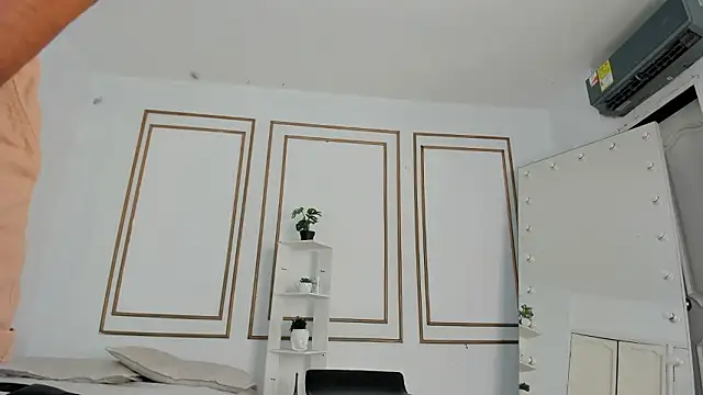 Snapshot of emily_gaviria1 chatting on 03-15-26, 12:22 emily gaviria1 online show from 03-15-26, 12:22