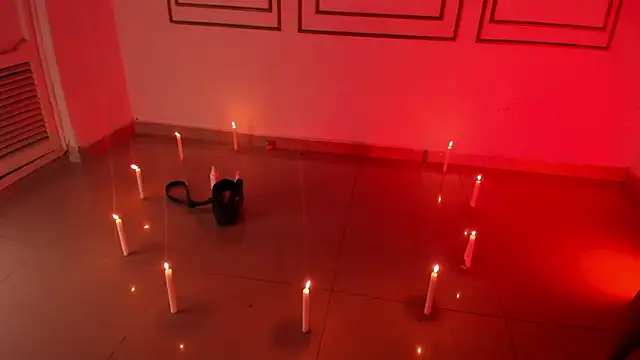 Snapshot of emily_gaviria1 chatting on 04-10-26, 12:32 emily gaviria1 online show from 04-10-26, 12:32