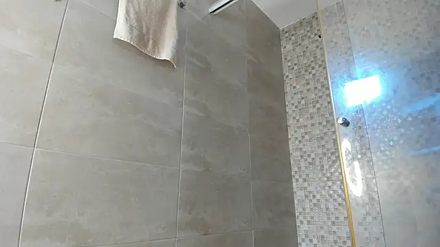 Snapshot of emily_gaviria1 chatting on 04-15-26, 12:23 emily gaviria1 online show from 04-15-26, 12:23