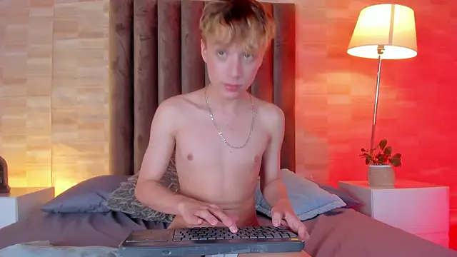 Isaac Grey online show from 03-17-26, 07:28