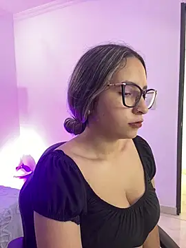 Snapshot of MANU_EF chatting on 02-28-26, 12:50 MANU EF online show from 02-28-26, 12:50