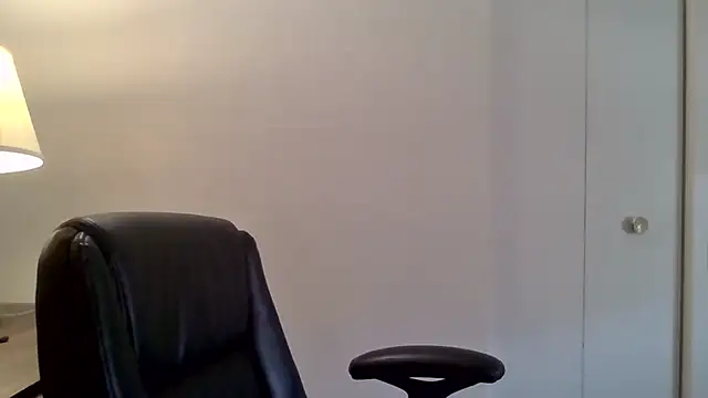 Snapshot of tytheexhibionist chatting on 03-25-26, 07:53 tytheexhibionist online show from 03-25-26, 07:53