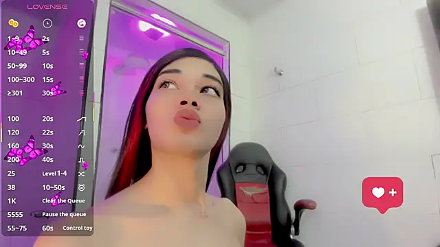 Snapshot of madison_mujica_ chatting on 04-15-26, 11:06 madison mujica online show from 04-15-26, 11:06