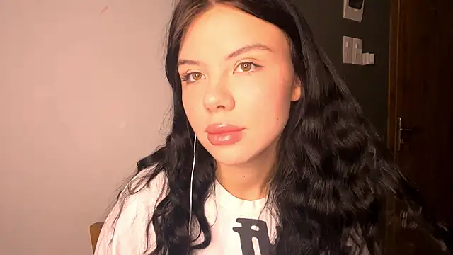 Snapshot of MichaeleStockon chatting on 02-28-26, 05:36 MichaeleStockon online show from 02-28-26, 05:36