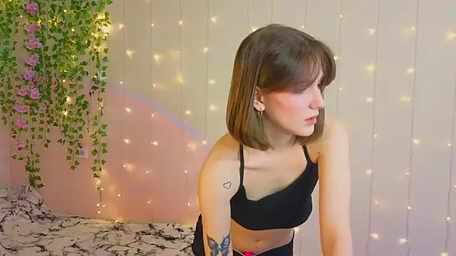 PeachyWhisper online show from 05-03-26, 07:03