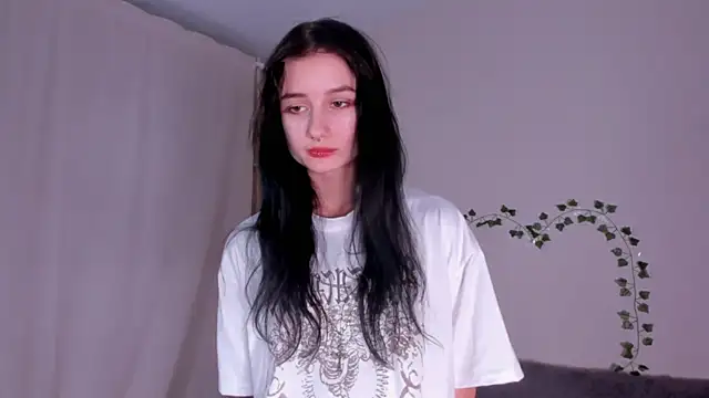 Snapshot of kira_montelle chatting on 02-26-26, 03:00 kira montelle online show from 02-26-26, 03:00