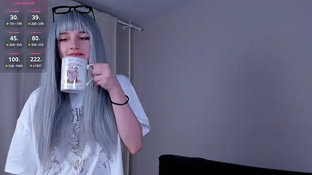 Snapshot of kira_montelle chatting on 04-06-26, 06:53 kira montelle online show from 04-06-26, 06:53