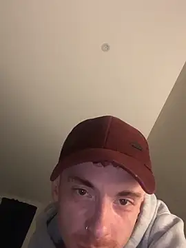 Snapshot of Rosebroz chatting on 03-28-26, 02:11 Rosebroz online show from 03-28-26, 02:11