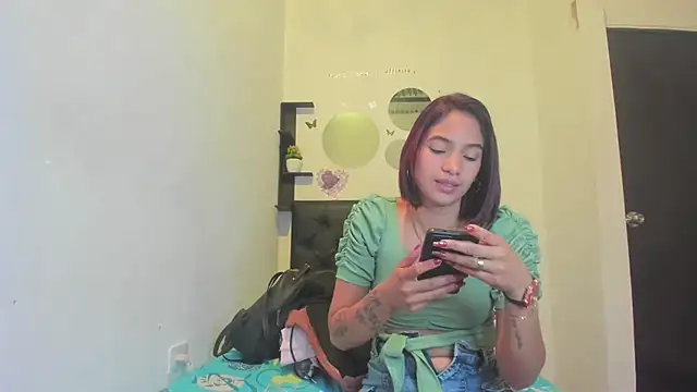sapphire brown20 online show from 05-16-26, 10:41