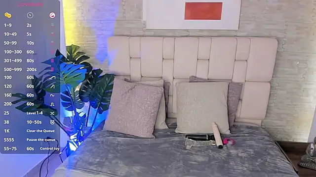 cloe spencer  online show from 02-25-26, 07:34