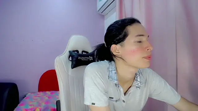 Snapshot of Larry_craft chatting on 03-03-26, 08:04 Larry craft online show from 03-03-26, 08:04