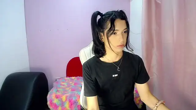 Snapshot of Larry_craft chatting on 03-11-26, 08:48 Larry craft online show from 03-11-26, 08:48