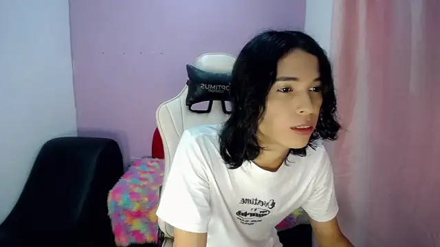 Snapshot of Larry_craft chatting on 03-22-26, 09:18 Larry craft online show from 03-22-26, 09:18