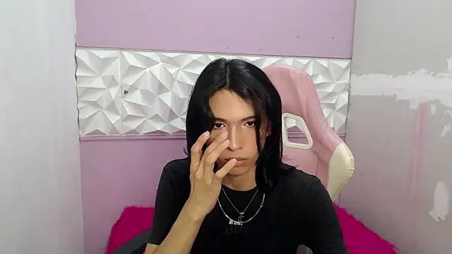 Snapshot of Larry_craft chatting on 03-29-26, 01:00 Larry craft online show from 03-29-26, 01:00