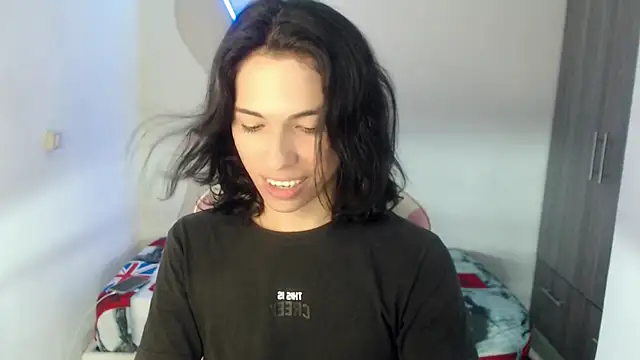 Snapshot of Larry_craft chatting on 04-08-26, 09:26 Larry craft online show from 04-08-26, 09:26