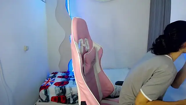 Snapshot of Larry_craft chatting on 04-09-26, 08:36 Larry craft online show from 04-09-26, 08:36