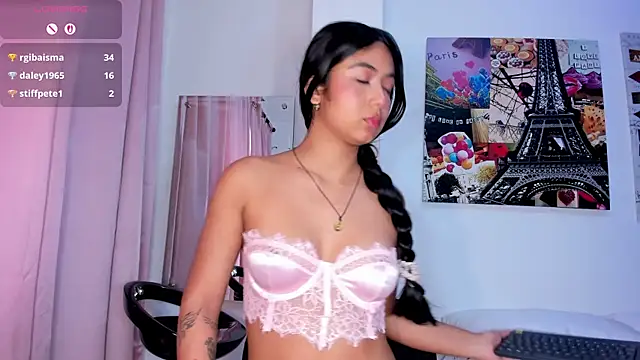 Snapshot of KimTaylorW chatting on 03-28-26, 03:11 KimTaylorW online show from 03-28-26, 03:11