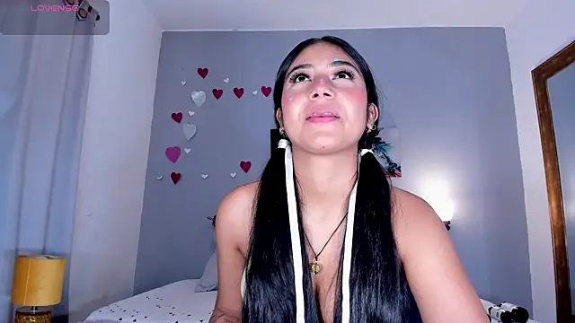 Snapshot of KimTaylorW chatting on 04-13-26, 02:17 KimTaylorW online show from 04-13-26, 02:17