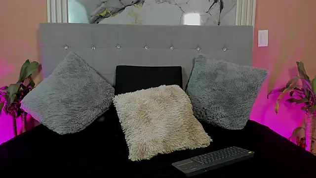 Snapshot of Eros_Lux chatting on 04-09-26, 12:10 Eros Lux online show from 04-09-26, 12:10