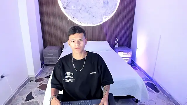 Snapshot of DylanRoyce_ chatting on 03-08-26, 12:42 DylanRoyce online show from 03-08-26, 12:42