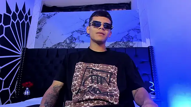 Snapshot of DylanRoyce_ chatting on 03-12-26, 12:22 DylanRoyce online show from 03-12-26, 12:22