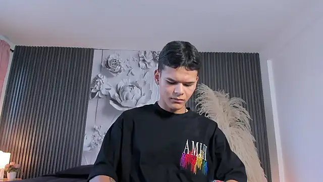 Snapshot of DylanRoyce_ chatting on 03-22-26, 12:52 DylanRoyce online show from 03-22-26, 12:52