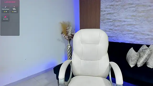 Snapshot of ANGIE-SMITH chatting on 06-15-26, 11:12 ANGIE-SMITH online show from 06-15-26, 11:12