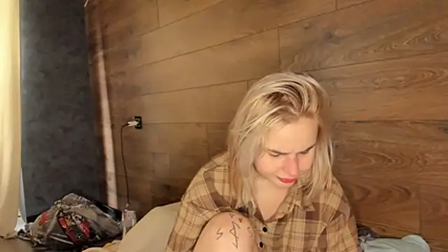 AmmyLuu online show from 05-01-26, 12:32