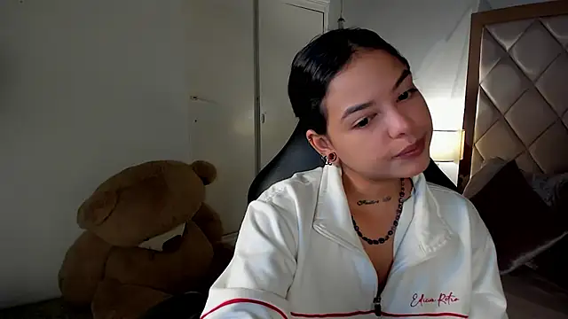 Snapshot of dulce_lyraa1 chatting on 06-12-26, 04:11 dulce lyraa1 online show from 06-12-26, 04:11