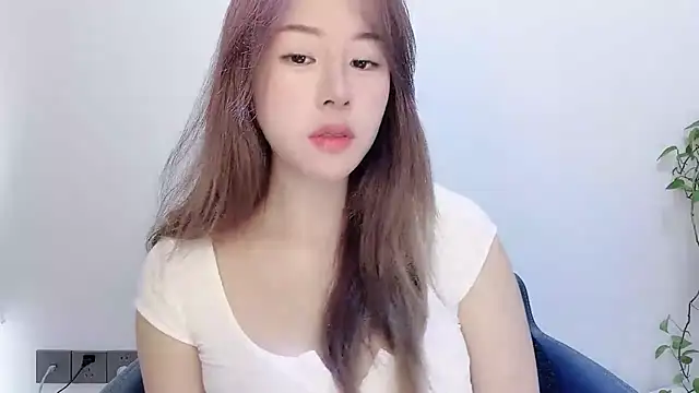 Snapshot of Baixi-01 chatting on 04-10-26, 04:06 Baixi-01 online show from 04-10-26, 04:06