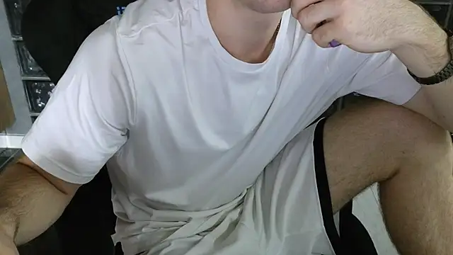 Snapshot of chantatummm chatting on 05-30-26, 12:02 chantatummm online show from 05-30-26, 12:02