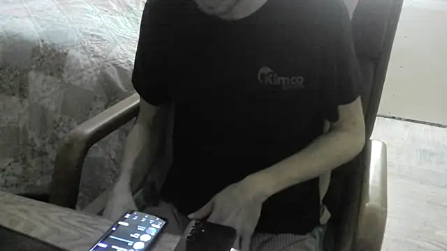 Snapshot of FiSTALiTY chatting on 04-18-26, 10:08 FiSTALiTY online show from 04-18-26, 10:08