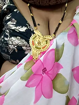 Snapshot of Sofiaa_09 chatting on 03-01-26, 05:15 Sofiaa 09 online show from 03-01-26, 05:15