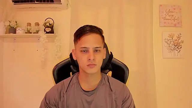 sexy andres01 online show from 05-10-26, 01:38