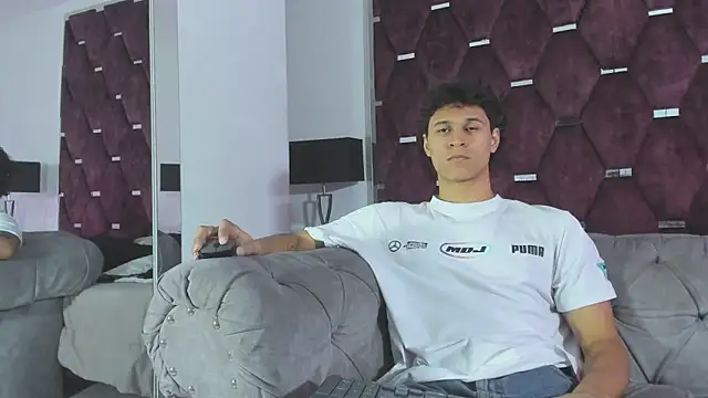 Snapshot of TonyBenedetti chatting on 06-15-26, 08:22 TonyBenedetti online show from 06-15-26, 08:22