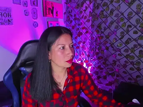 Snapshot of Megan_Collinss1 chatting on 03-02-26, 04:03 Megan Collinss1 online show from 03-02-26, 04:03