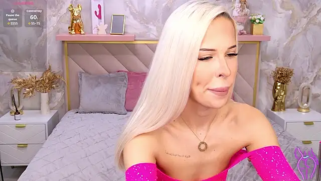 Snapshot of EvaXElfi chatting on 03-16-26, 12:38 EvaXElfi online show from 03-16-26, 12:38